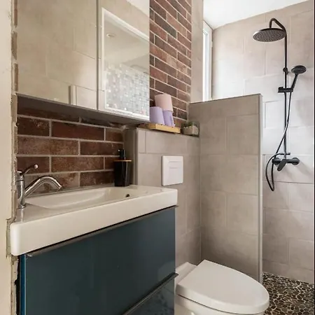 1 Elegance, 2 Chambres, 60 M2, Centre Apartment